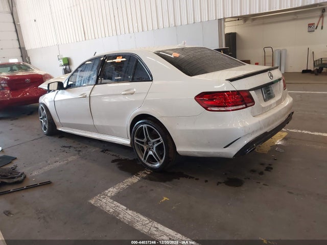 2014 MERCEDES-BENZ E 350 WDDHF5KB7EB074689 Photo 2