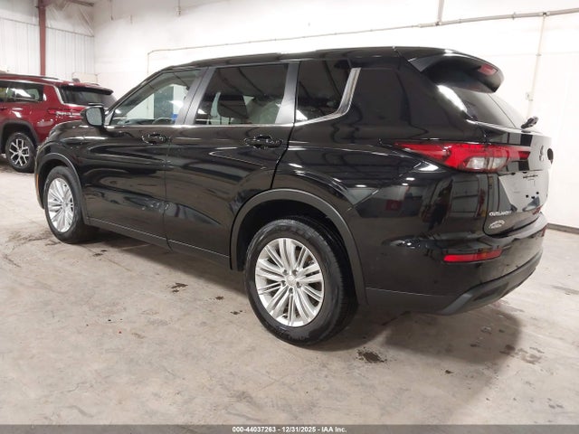 2024 MITSUBISHI OUTLANDER JA4J4UA84RZ087473 Photo 2