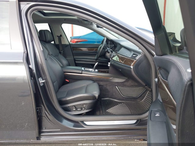 2011 BMW 750I WBAKC6C52BC394142 Photo 4