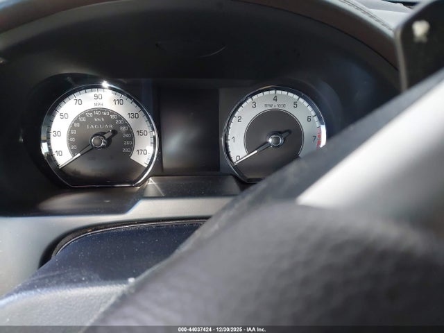 2010 JAGUAR XF SAJWA0GB5ALR75285 Photo 6