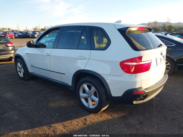 2010 BMW X5 5UXFE4C58AL380861 Photo 2