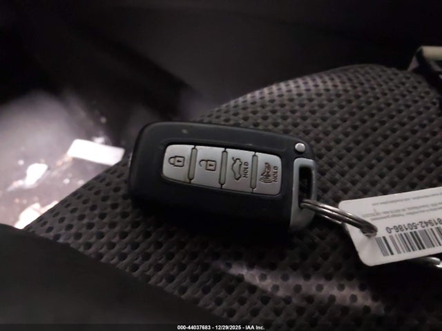 Продажа на аукционе авто 2012 Hyundai Sonata Se 2.0t, vin: 5NPEC4AB7CH365884, номер лота: 44037683