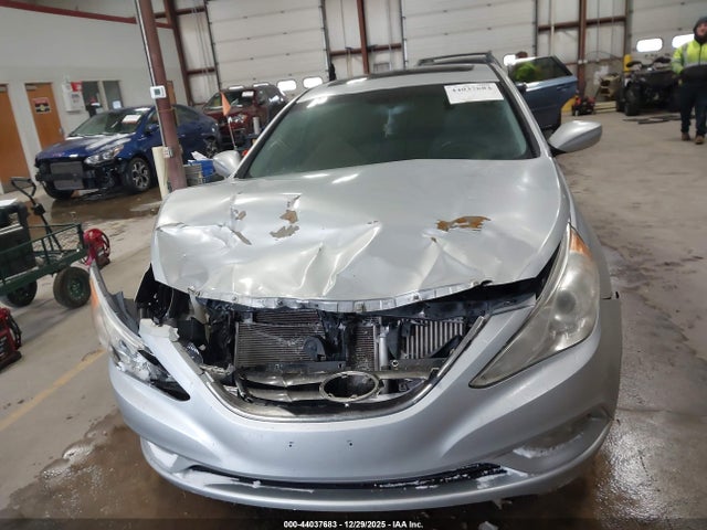 Продажа на аукционе авто 2012 Hyundai Sonata Se 2.0t, vin: 5NPEC4AB7CH365884, номер лота: 44037683