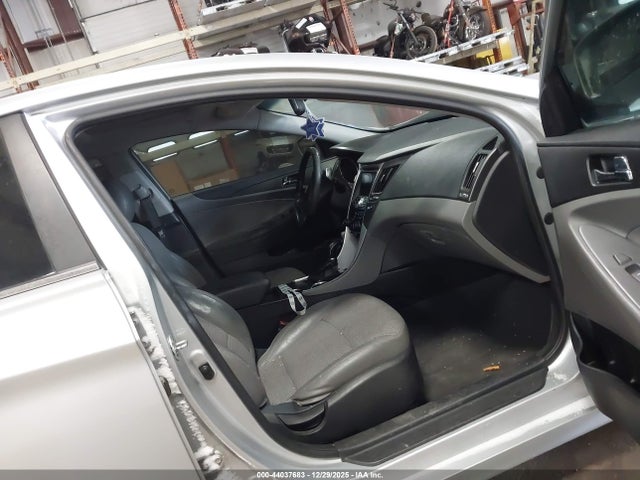 Продажа на аукционе авто 2012 Hyundai Sonata Se 2.0t, vin: 5NPEC4AB7CH365884, номер лота: 44037683