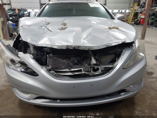 Продажа на аукционе авто 2012 Hyundai Sonata Se 2.0t, vin: 5NPEC4AB7CH365884, номер лота: 44037683
