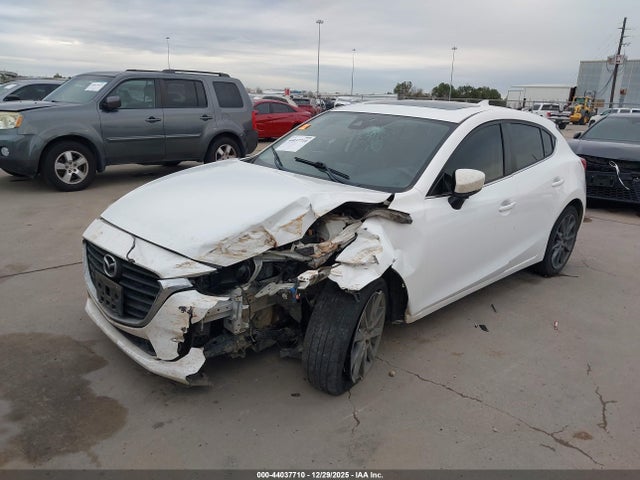 3MZBN1L30JM236732 Mazda Mazda3 Touring