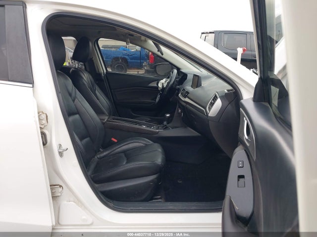 3MZBN1L30JM236732 Mazda Mazda3 Touring