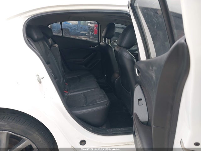 3MZBN1L30JM236732 Mazda Mazda3 Touring