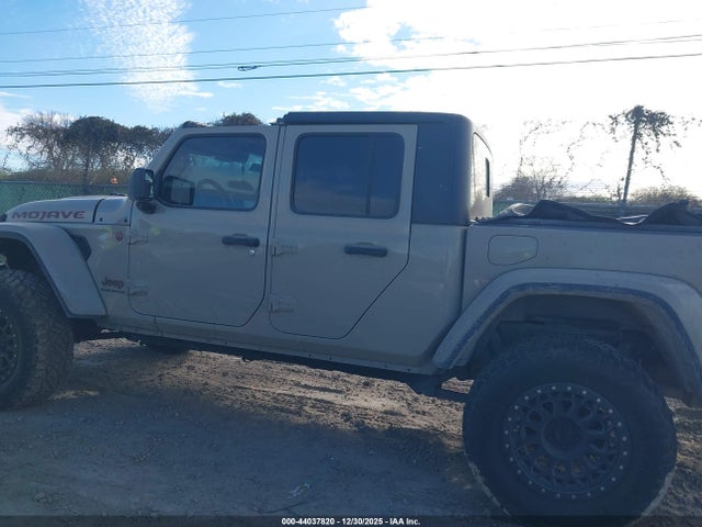 1C6JJTEG9LL209675 Jeep Gladiator Mojave 4x4