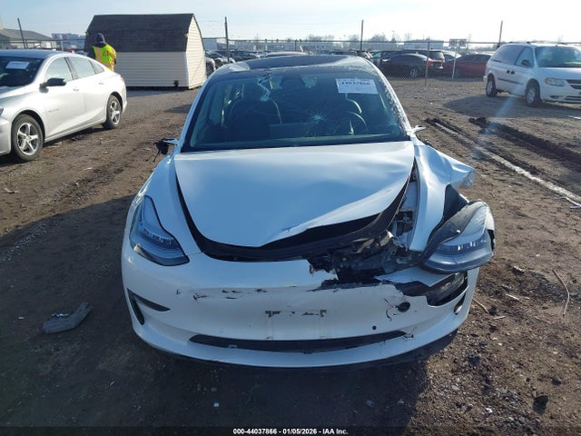 Продаж на аукціоні авто 2020 Tesla Model 3, vin: 5YJ3E1EA2LF738040, номер лоту: 44037866
