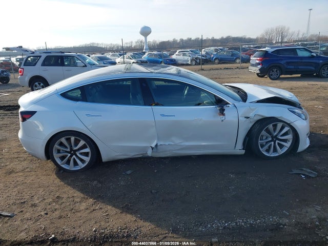 Продаж на аукціоні авто 2020 Tesla Model 3, vin: 5YJ3E1EA2LF738040, номер лоту: 44037866