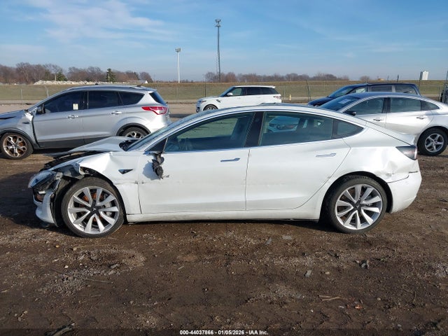 Продаж на аукціоні авто 2020 Tesla Model 3, vin: 5YJ3E1EA2LF738040, номер лоту: 44037866