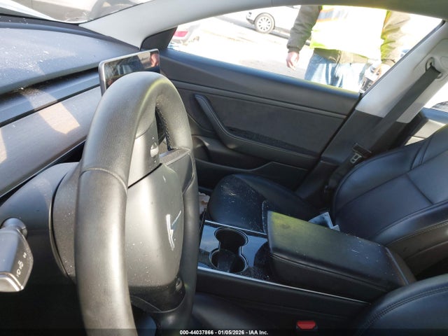 Продаж на аукціоні авто 2020 Tesla Model 3, vin: 5YJ3E1EA2LF738040, номер лоту: 44037866
