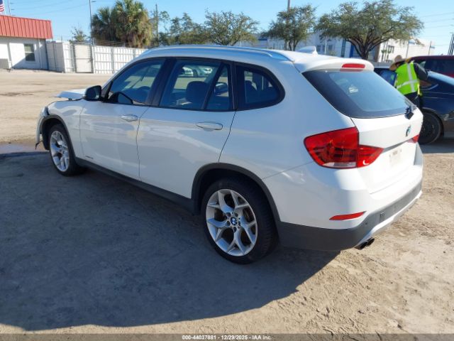 2013 BMW X1 WBAVL1C54DVR85967 Photo 2