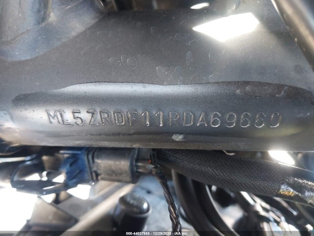 ML5ZRDF11RDA69660 Kawasaki Zr900 F