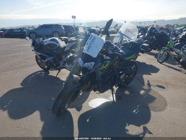 ML5ZRDF11RDA69660 Kawasaki Zr900 F