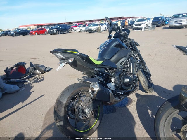 ML5ZRDF11RDA69660 Kawasaki Zr900 F