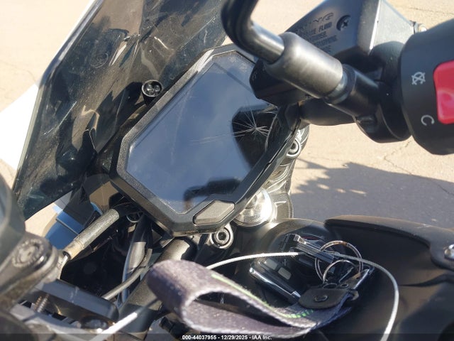 ML5ZRDF11RDA69660 Kawasaki Zr900 F