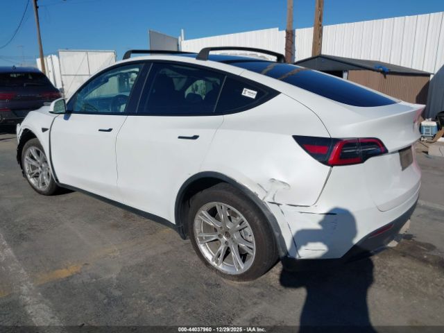 2022 TESLA MODEL Y 7SAYGDEE6NF410081 Photo 2