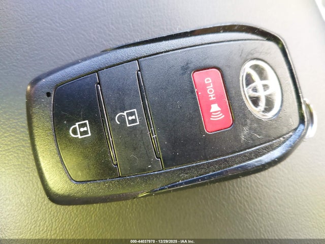 JTDACAAU4R3032318 Toyota Prius Le