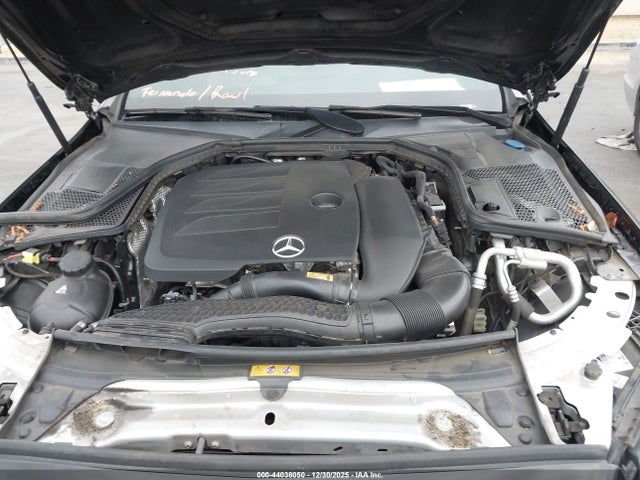 W1KWF8DBXMR615830 Mercedes-Benz C 300 Sedan