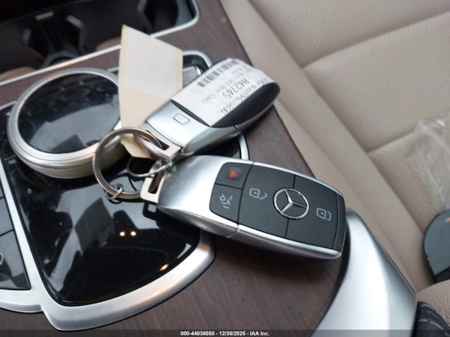 W1KWF8DBXMR615830 Mercedes-Benz C 300 Sedan