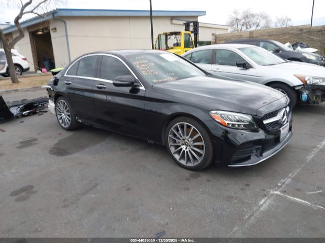 W1KWF8DBXMR615830 Mercedes-Benz C 300 Sedan