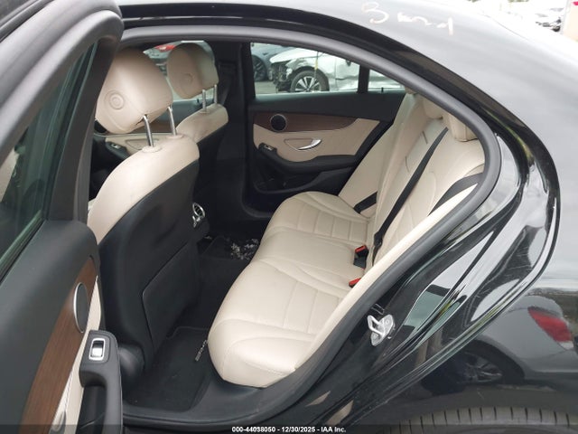 W1KWF8DBXMR615830 Mercedes-Benz C 300 Sedan