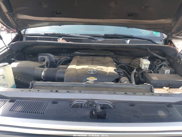 5TFHY5F13EX330450 Toyota Tundra Limited 5.7l V8