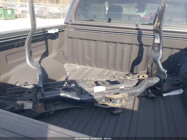 5TFHY5F13EX330450 Toyota Tundra Limited 5.7l V8