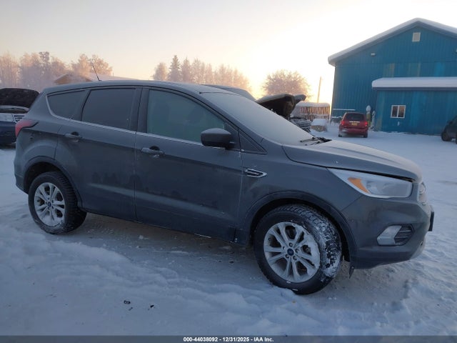 1FMCU9GD1KUA64599 Ford ESCAPE SE