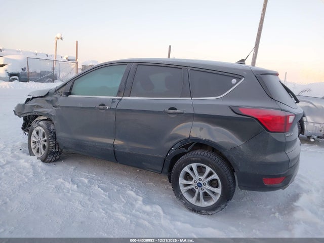 1FMCU9GD1KUA64599 Ford ESCAPE SE