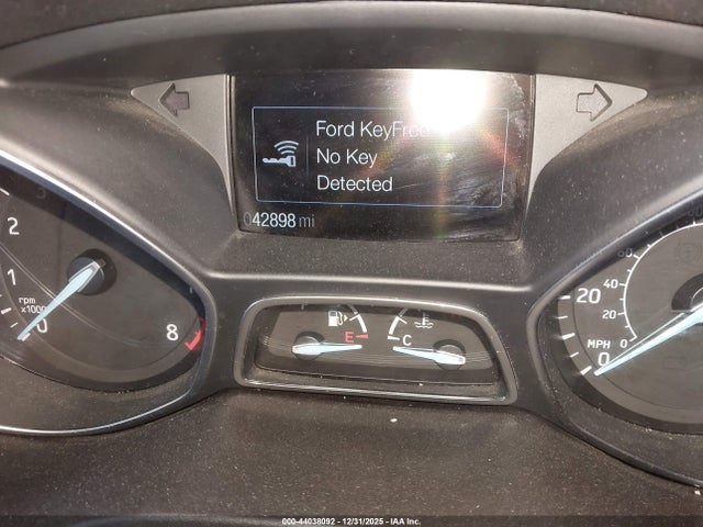 1FMCU9GD1KUA64599 Ford ESCAPE SE