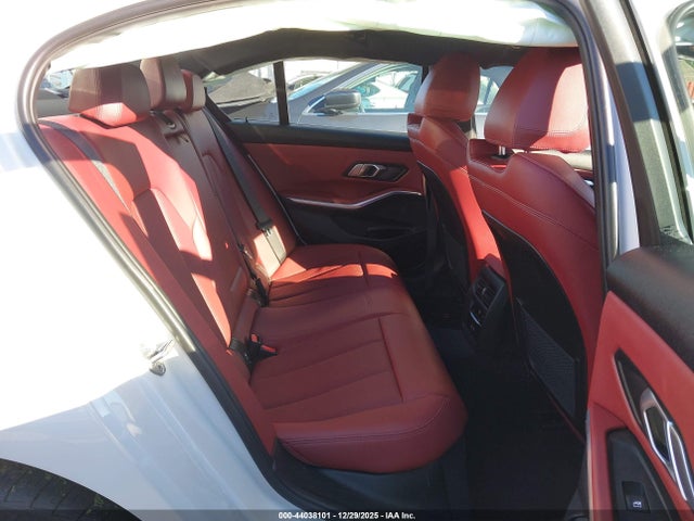 3MW5R1J09N8C45616 BMW 330I
