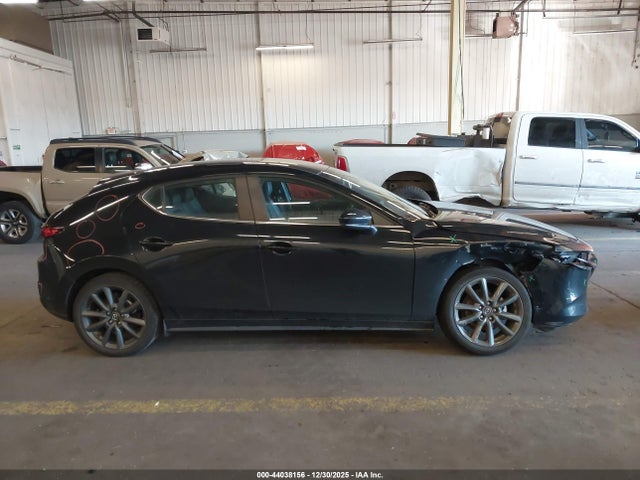 JM1BPAKL6M1338617 Mazda Mazda3 Select