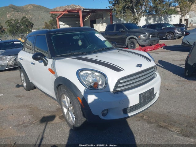 2013 MINI COUNTRYMAN WMWZB3C52DWR36163 Photo 0