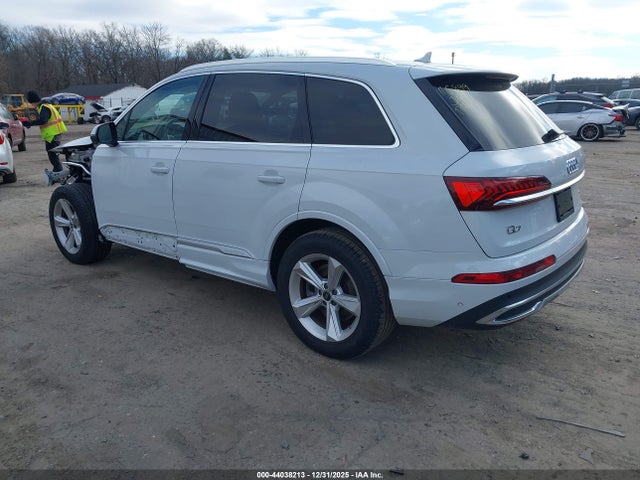 2022 AUDI Q7 WA1LJBF71ND000531 Photo 2