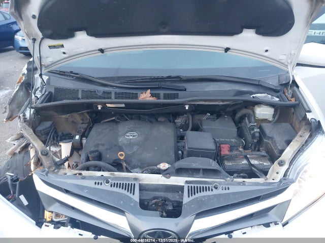 5TDDZ3DC2LS240262 Toyota SIENNA XLE