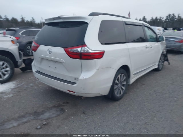 5TDDZ3DC2LS240262 Toyota SIENNA XLE
