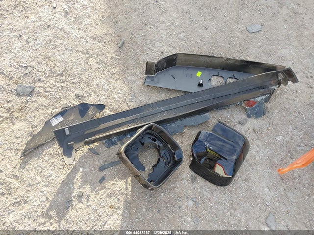 SALEJFFU5R2338455 Land Rover Defender 130 P300 S
