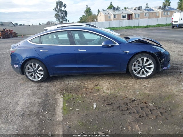 44038324 :رقم المزاد ، 5YJ3E1EA9KF302574 vin ، 2019 Tesla Model 3 Long Range/mid Range/standard Range/standard Range Plus مزاد بيع