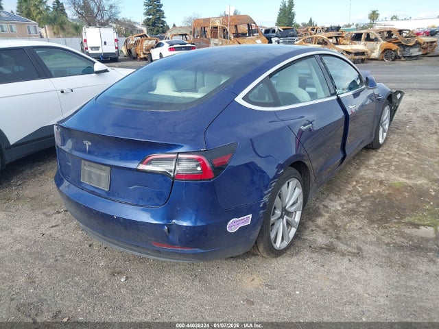 44038324 :رقم المزاد ، 5YJ3E1EA9KF302574 vin ، 2019 Tesla Model 3 Long Range/mid Range/standard Range/standard Range Plus مزاد بيع