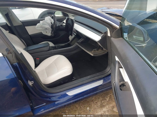 44038324 :رقم المزاد ، 5YJ3E1EA9KF302574 vin ، 2019 Tesla Model 3 Long Range/mid Range/standard Range/standard Range Plus مزاد بيع