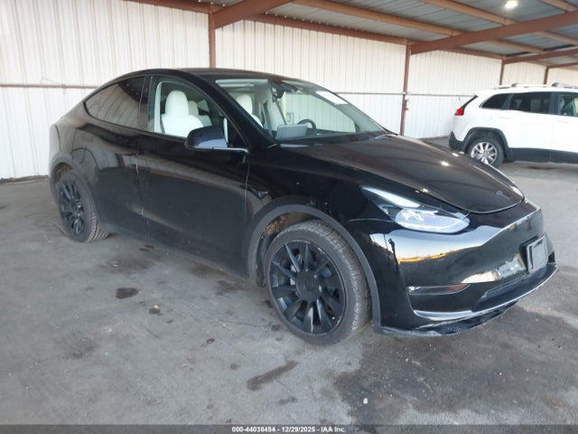 2024 TESLA MODEL Y 7SAYGDEE6RF986520 Photo 0
