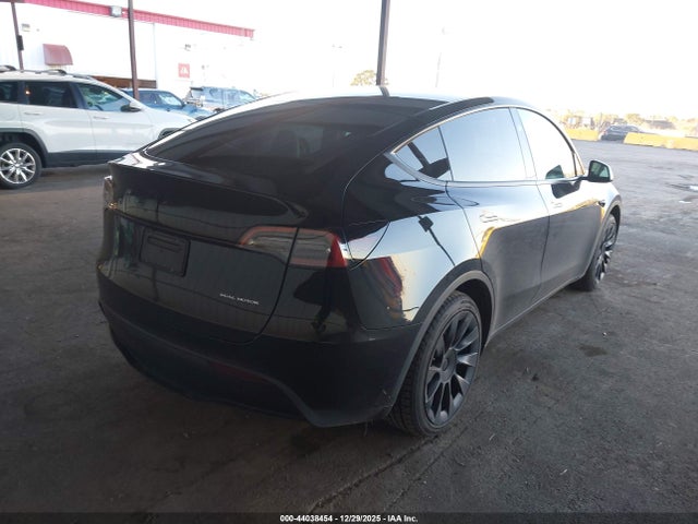 2024 TESLA MODEL Y 7SAYGDEE6RF986520 Photo 3