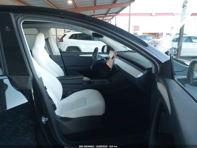 2024 TESLA MODEL Y 7SAYGDEE6RF986520 Photo 4