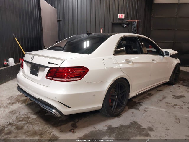 2014 MERCEDES-BENZ E 63 AMG WDDHF7GBXEA953372 Photo 3