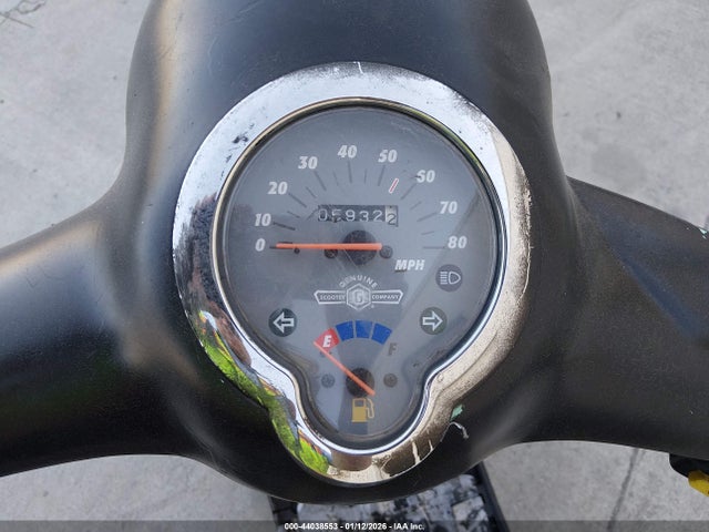 Genuine Scooter Co. Buddy 125 2014 RFVPAC201E1016743 Image 7