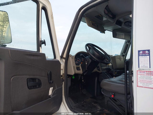 44038596 :رقم المزاد ، 3HAMMMML2JL592020 vin ، 2018 International Durastar 4300 مزاد بيع