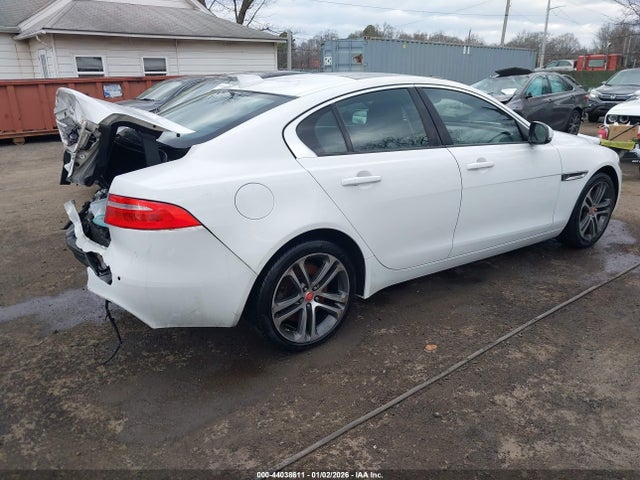 2018 JAGUAR XE SAJAJ4EV3JCP22335 Photo 3